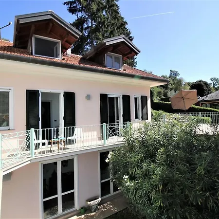 Meeting By The With Terrace Apartament Pettenasco